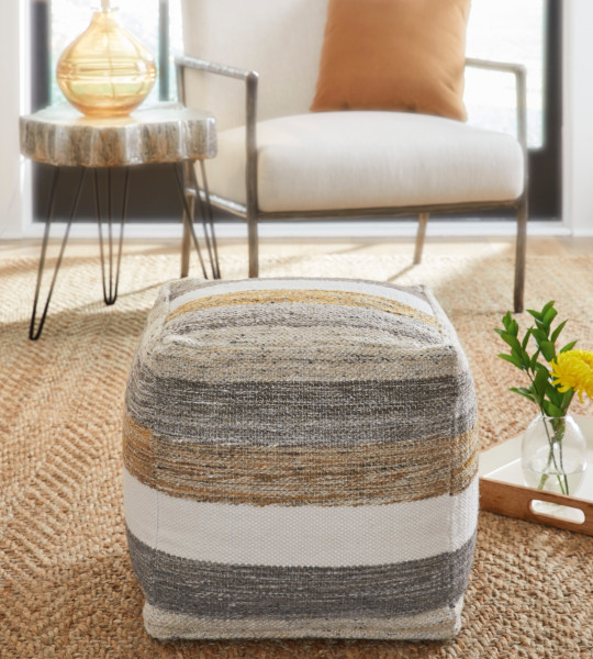 Josalind Pouf