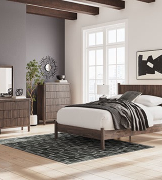 Pamytta King Panel Bed Set