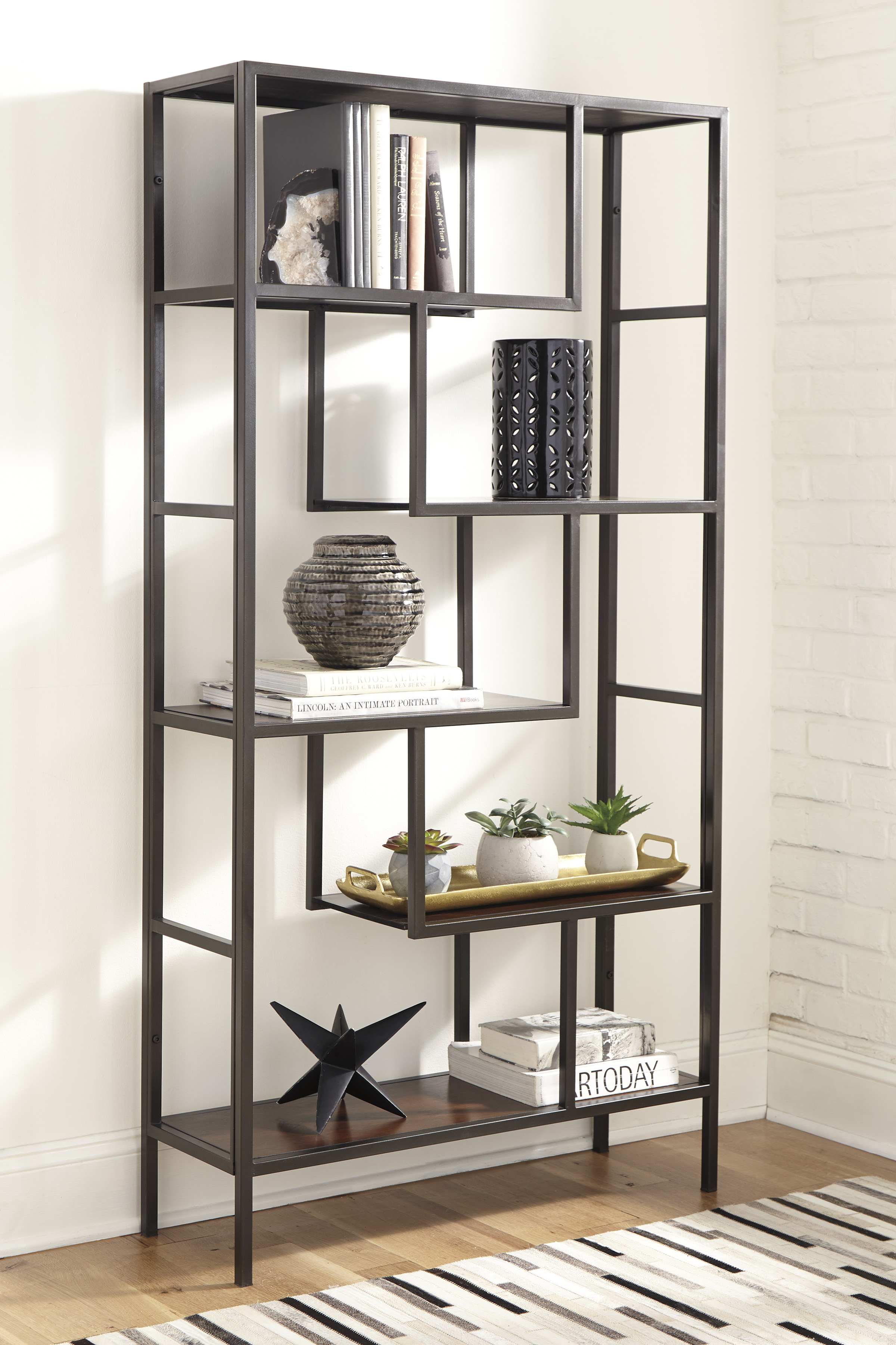 Frankwell standing shelf