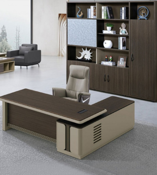 Valentino Executive Office Desk With Swivel Chair