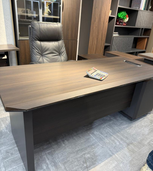 Sojo Executive Desk