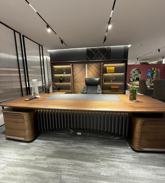 Presidential Executive Office Table & Bookshelf